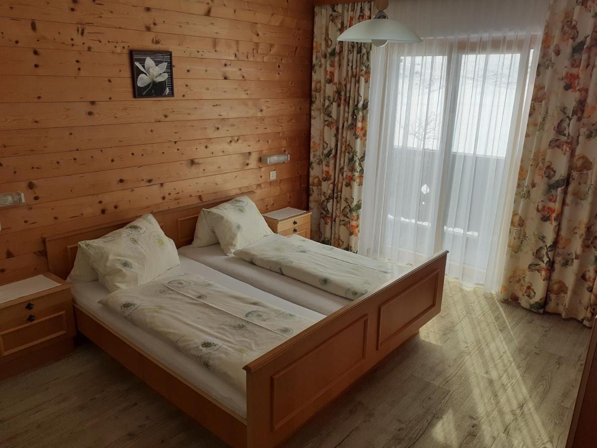 Bauernhof Grieslehen Bed & Breakfast Leogang Exterior photo